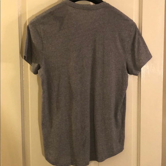 Hollister Large gray short sleeved Henley - Picture 4 of 4